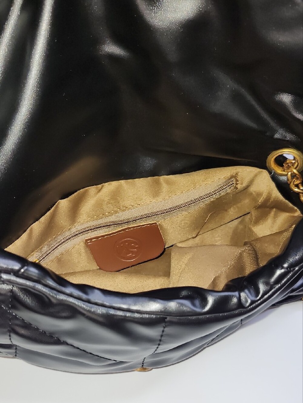 Kaisaqi Black Quilted Shoulder Bag - Picture 8 of 8